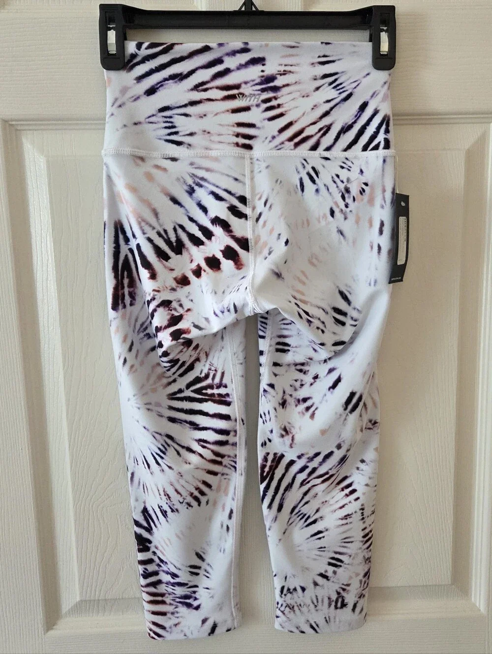NWT WITH Peloton White Tie Dye Burst Capri Leggings Pants Size Small Workout